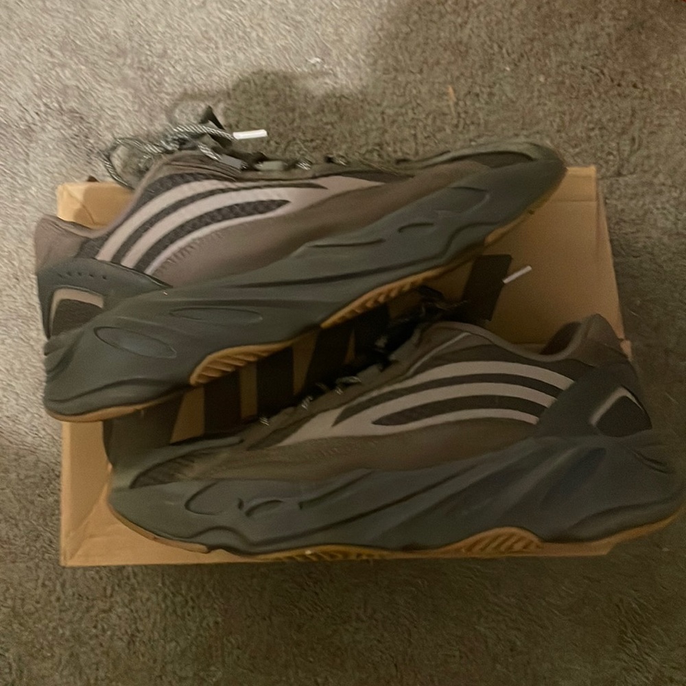 Yeezy 700